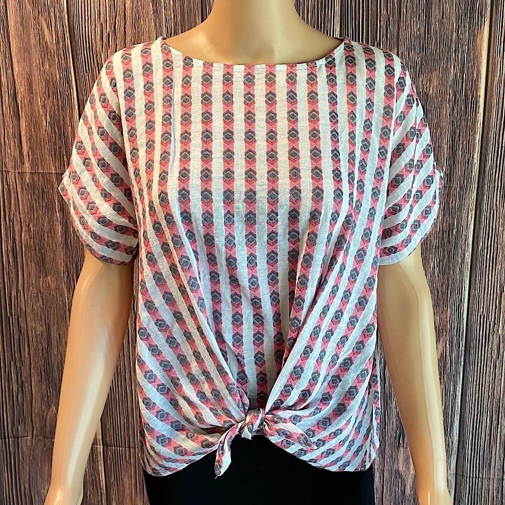 LOFT size xs white pink and gray boho pattern summer blouse top